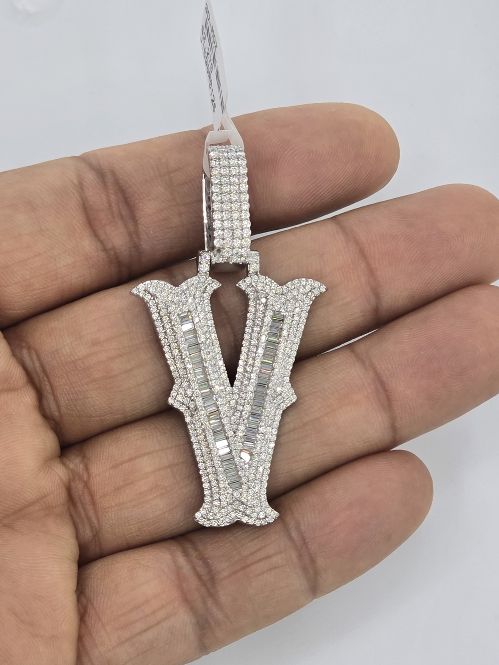 925 Sterling Silver Moissanite Diamond Letter V Pendant